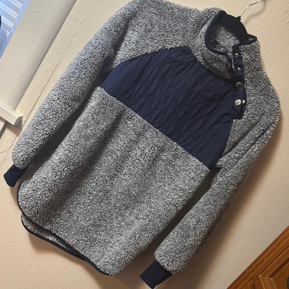Blue pull over